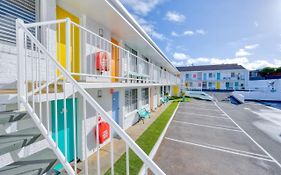 Waves On Banyan Formerly Comfort Inn International